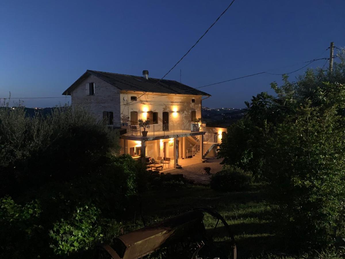 Gastronomic B&B Carlocarla Monte San Pietrangeli Exteriör bild