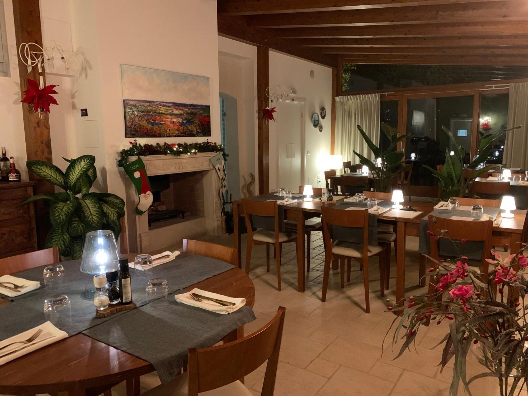 Gastronomic B&B Carlocarla Monte San Pietrangeli Exteriör bild
