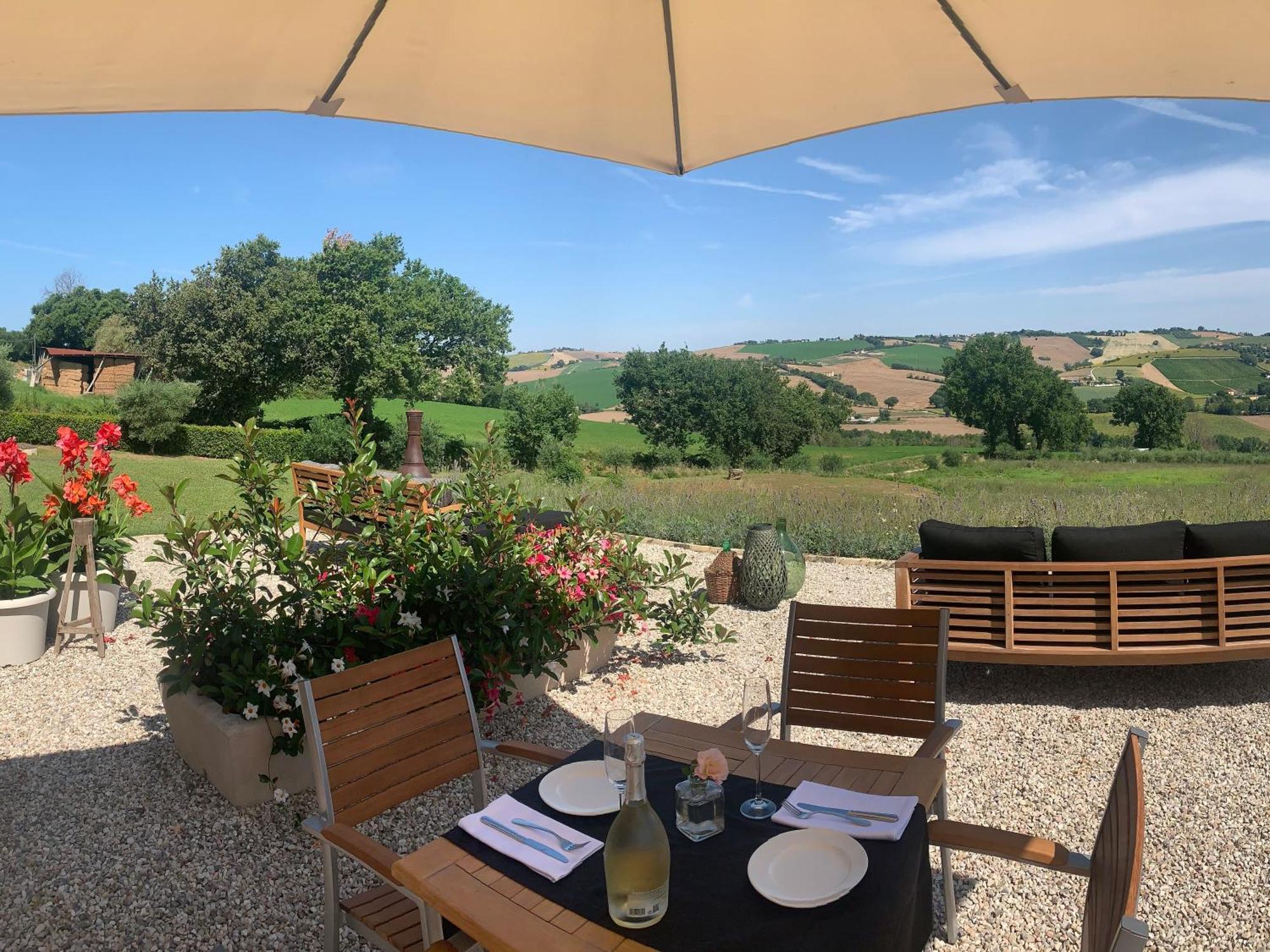 Gastronomic B&B Carlocarla Monte San Pietrangeli Exteriör bild