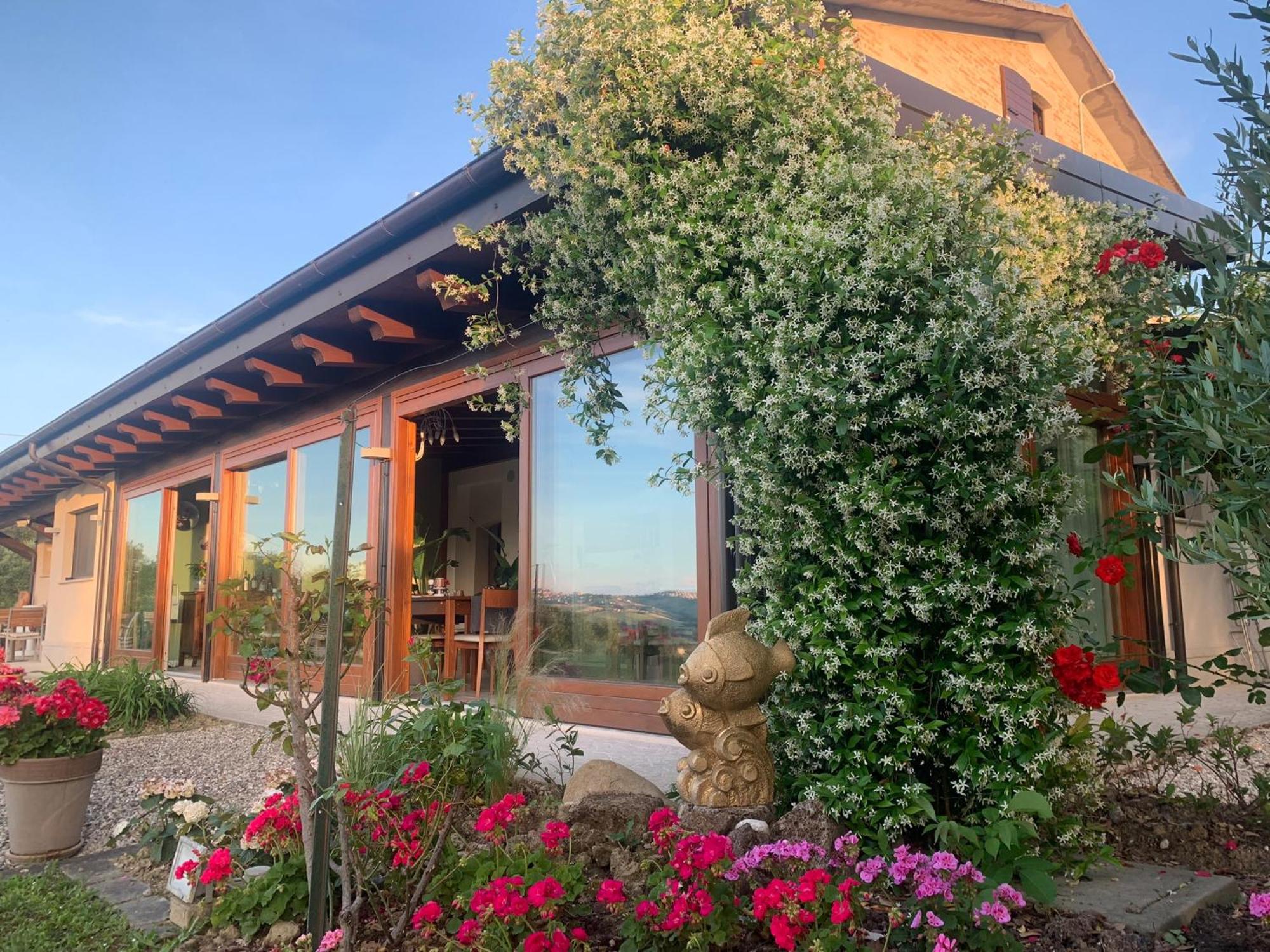 Gastronomic B&B Carlocarla Monte San Pietrangeli Exteriör bild