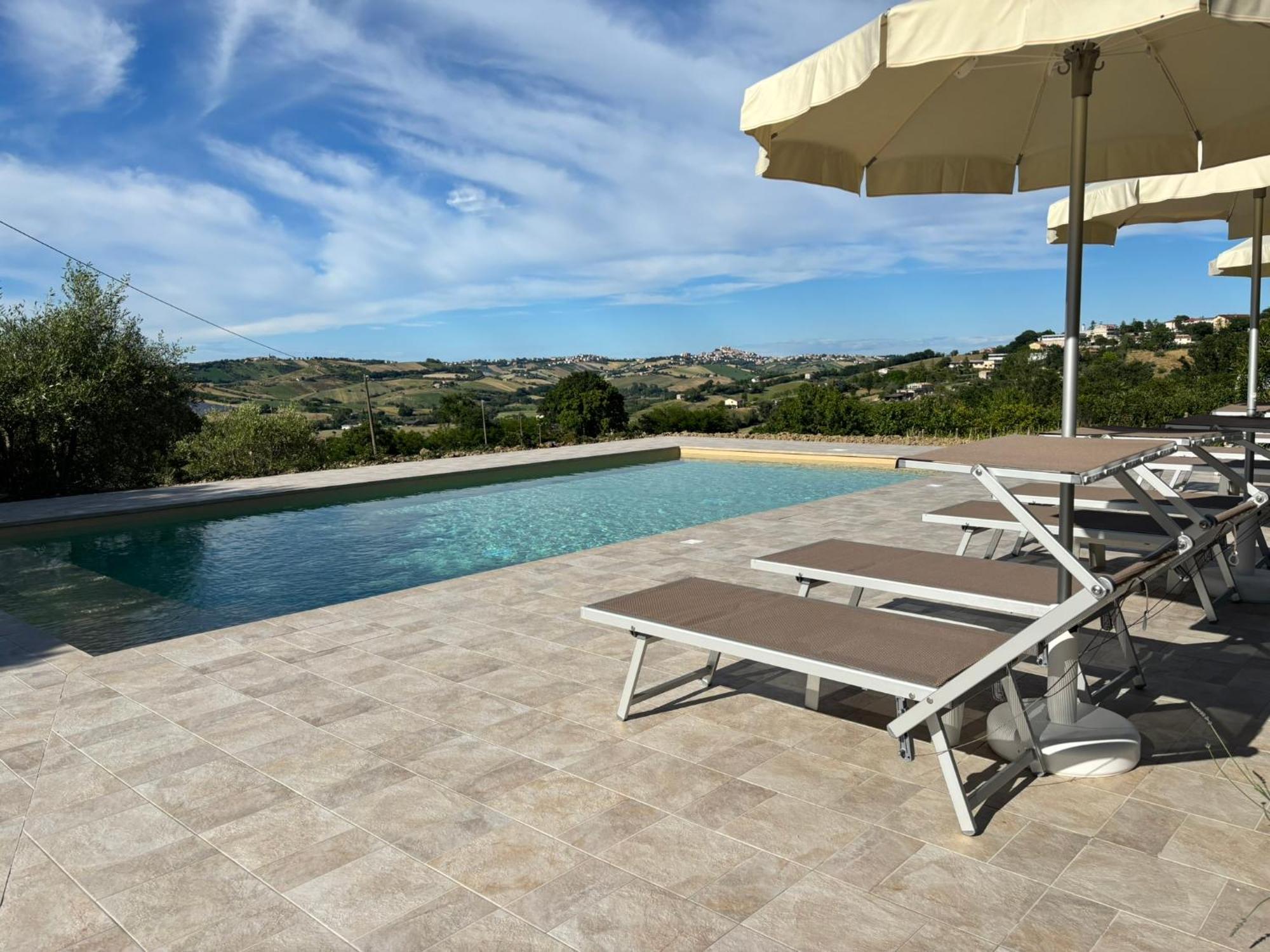 Gastronomic B&B Carlocarla Monte San Pietrangeli Exteriör bild